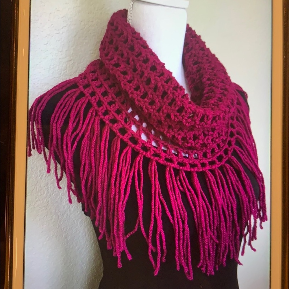 Hand-Made Scarf 🧣 - Picture 2 of 3
